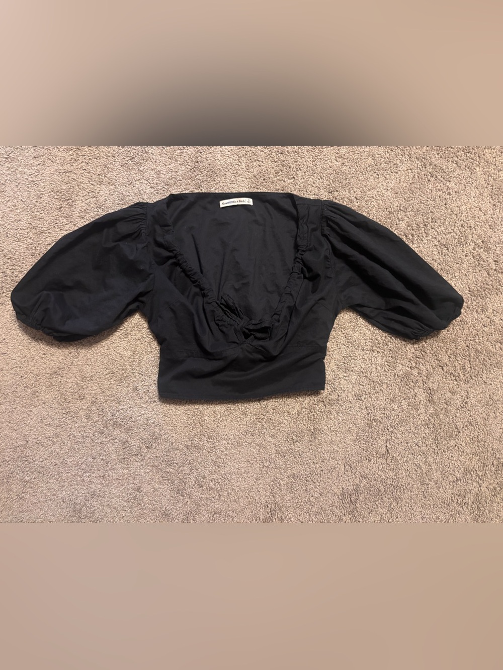 Abercrombie & Fitch Black Cropped Ruching V-Neck Puff Sleeve Top